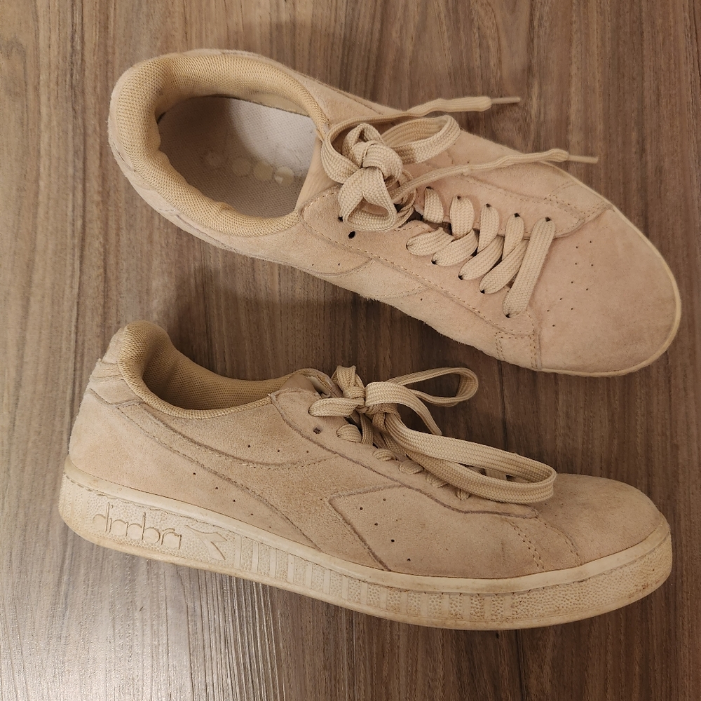 Diadora suede sneakers size 7.5